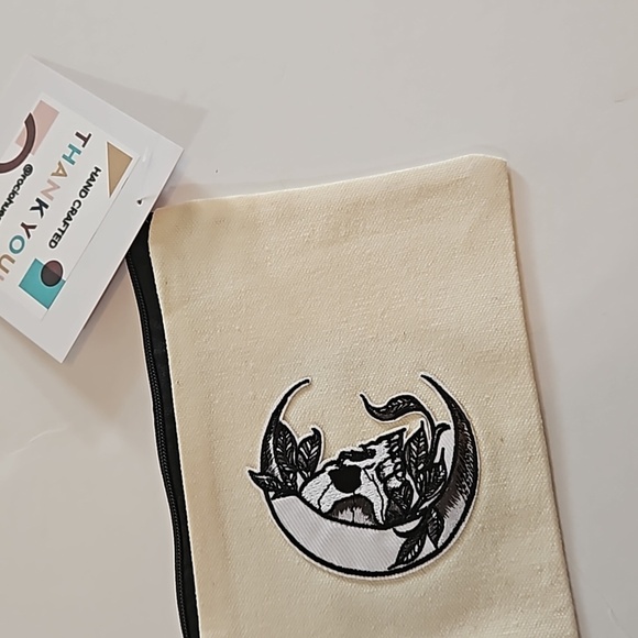 Hand Crafted Multi-use Bag Beige Zipper Pencil Case Skull Motif Iron-on Patch - Picture 4 of 17